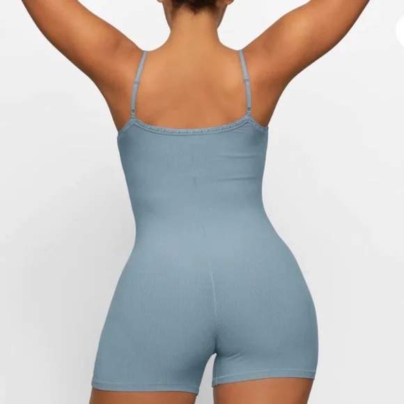 NWOT SKIMS Soft Lounge Lace Onesie - Picture 6 of 6